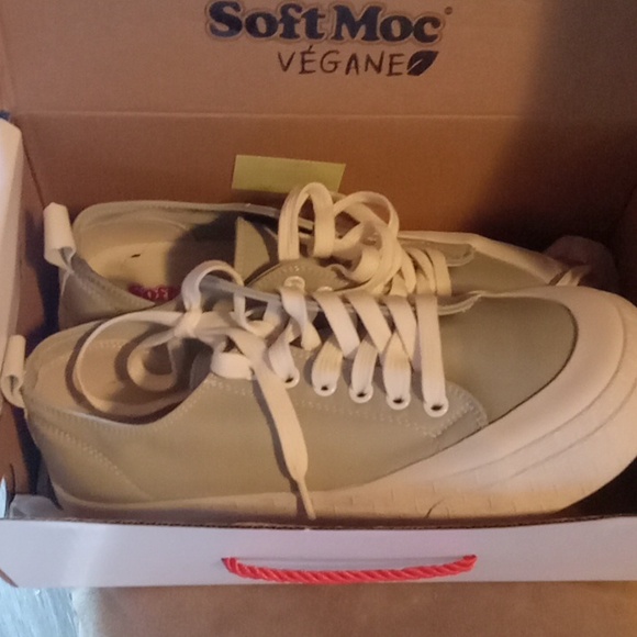 Soft Moc vegan leather running shoes  7.5 sage color NWT - Picture 7 of 7